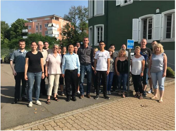 山東省外國專家局副局長杜廣選一行蒞臨天意機械參觀指導(dǎo)